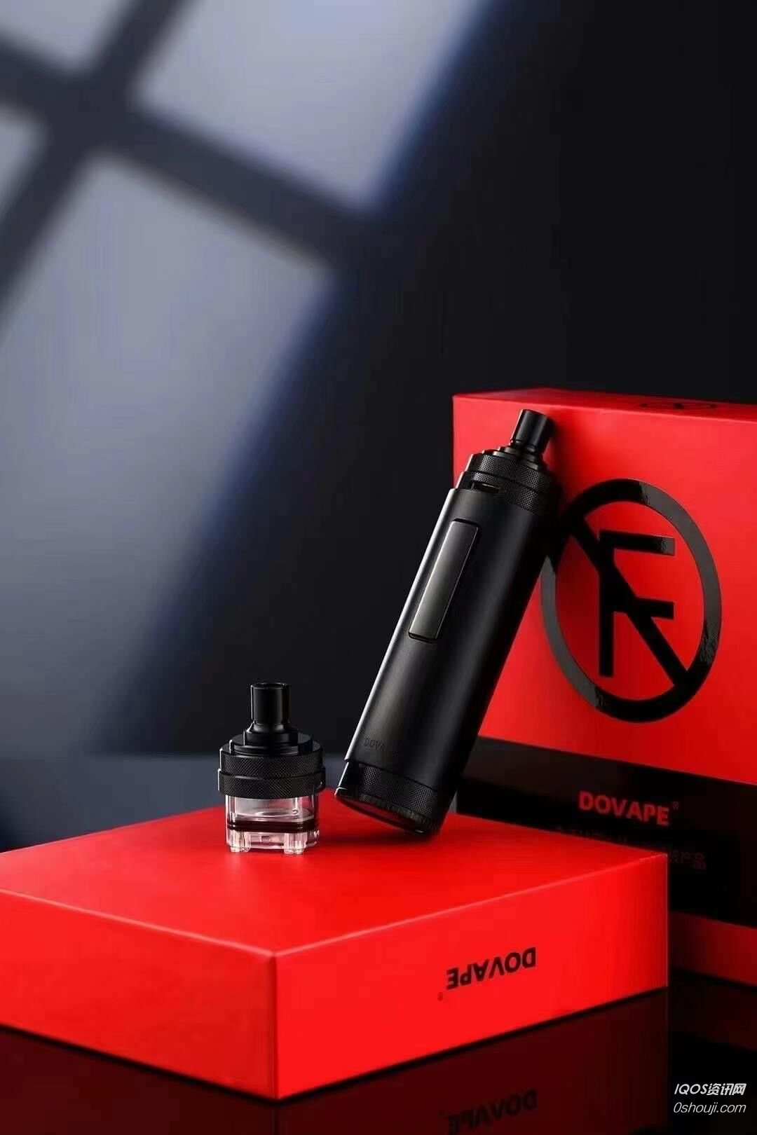 Fire extinguisher filled with electronic cigarette