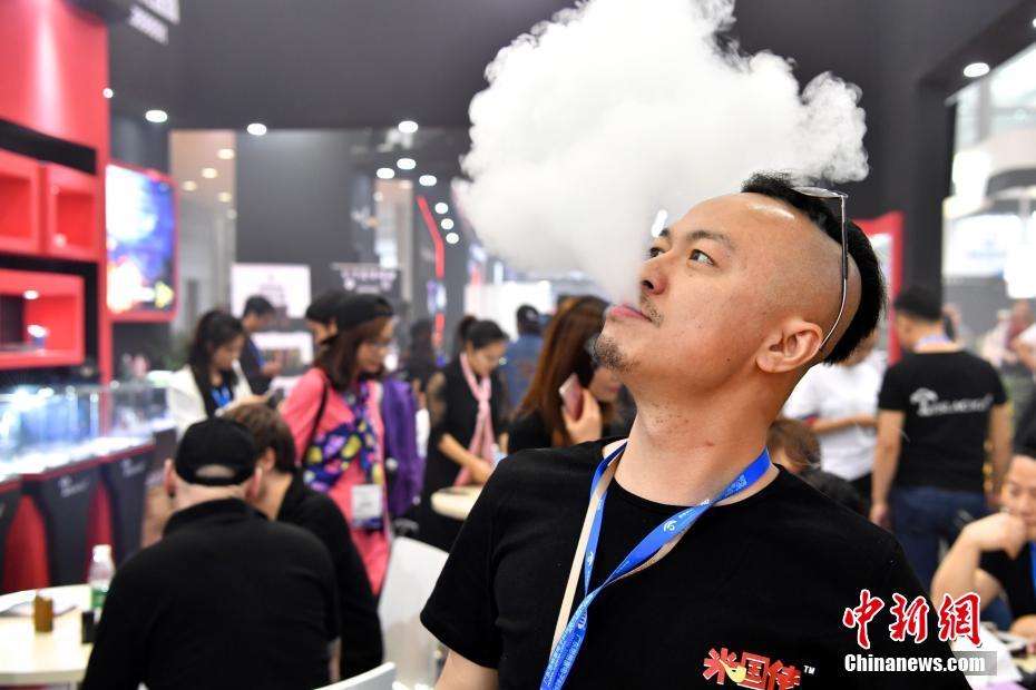 研究发现青少年主要是通过朋友获得电子烟产品