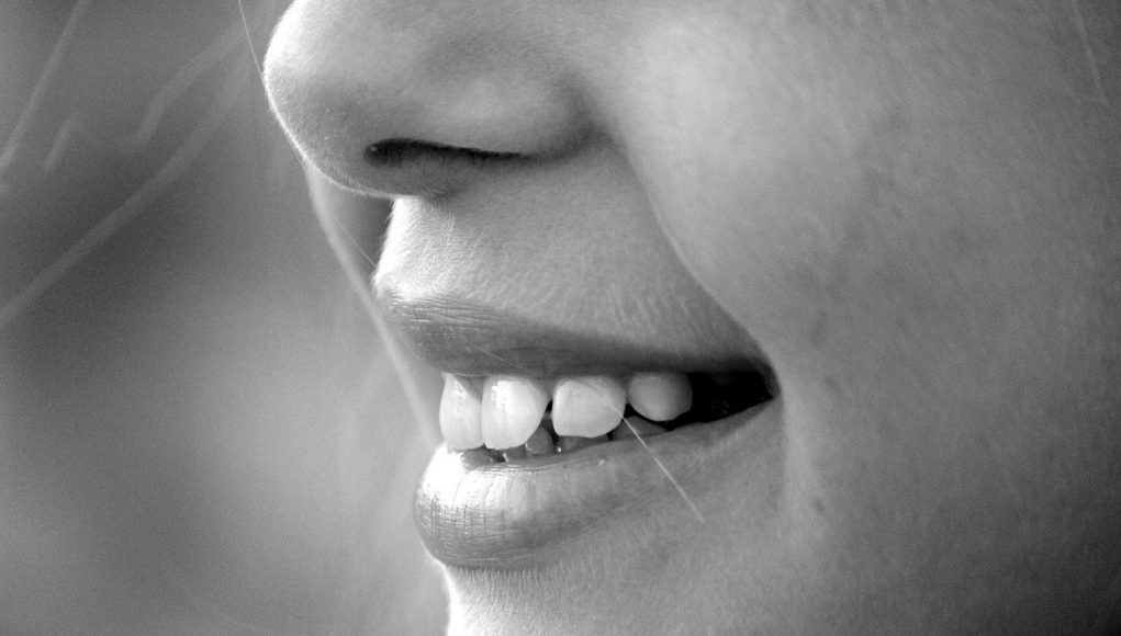 Dental Experts Advise Smokers to Switch to E-Cigarettes to Prevent Oral Cancer