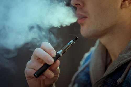 US Ban on Mailing E-Cigarettes Takes Effect, Small Retailers Face Bleak Outlook