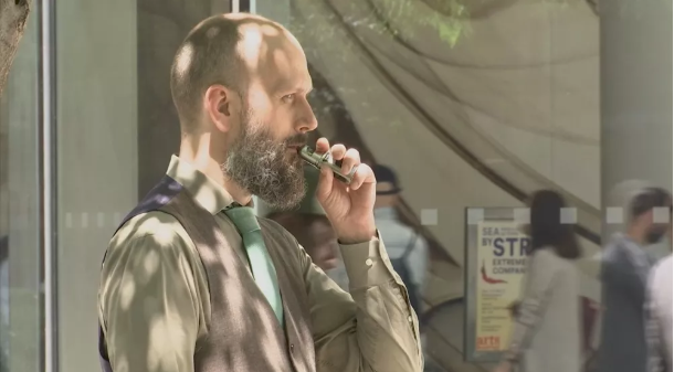 E-cigarettes have potential health risks