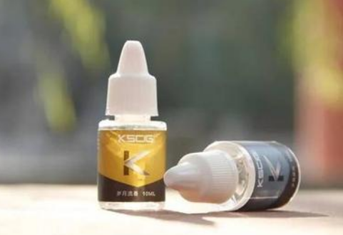 How should beginners choose e-liquid