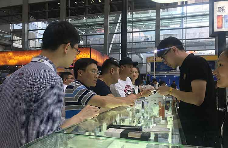 电子烟不受《烟草专卖法》管辖,但监管不能留空白