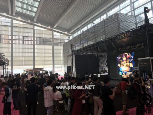 Shenzhen October E-Cigarette Show ended perfectly at the end of the year, purchasing popularity was full