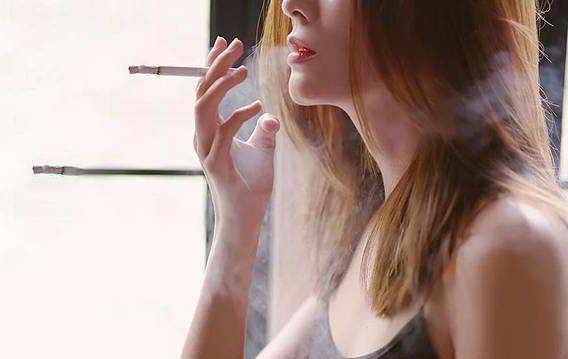 Which is more harmful: e-cigarettes or traditional cigarettes?