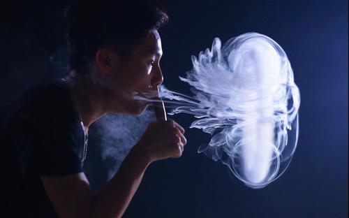 电子烟怎么吐出大烟圈?
